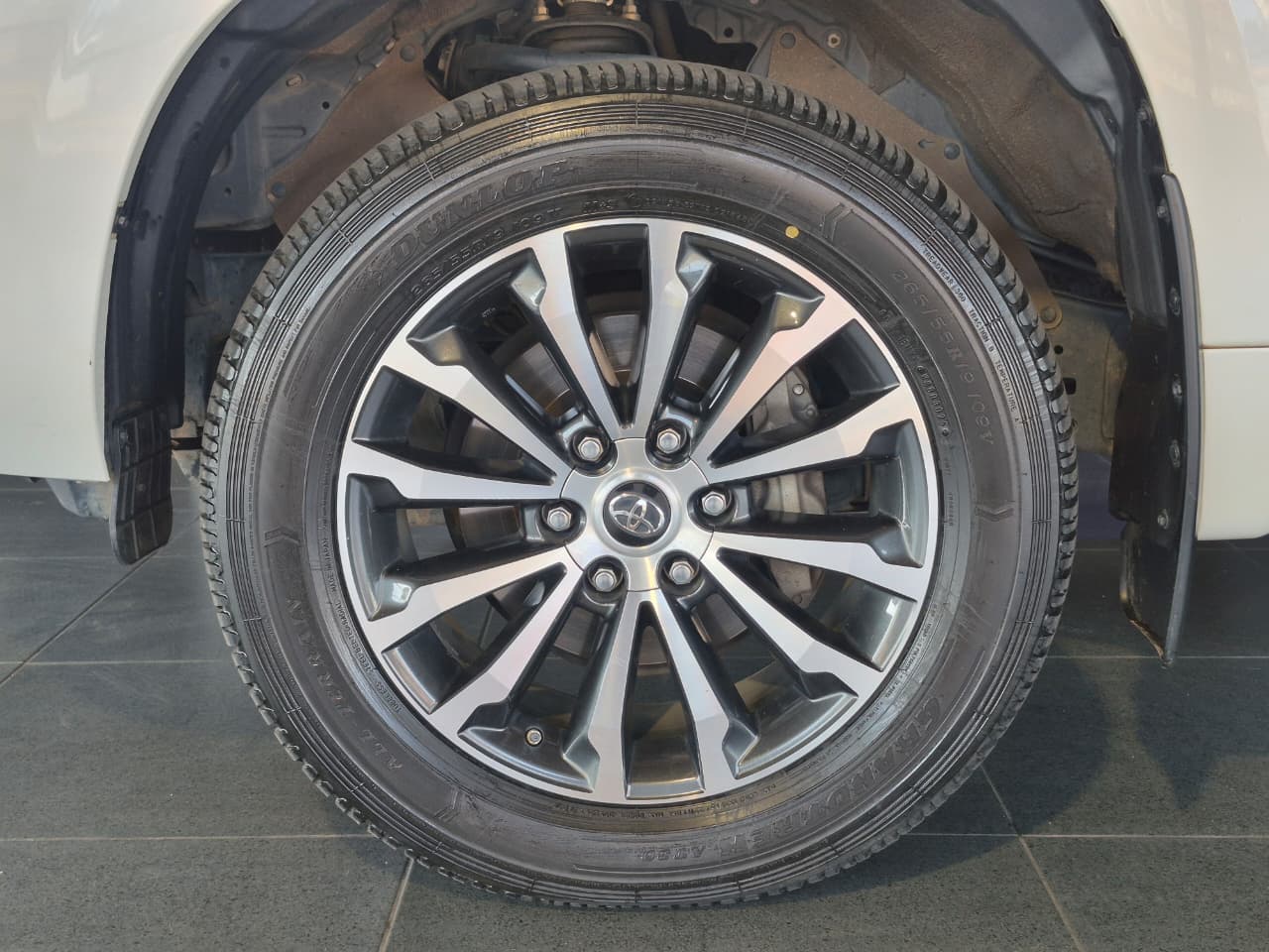 2023 Toyota Prado image 11