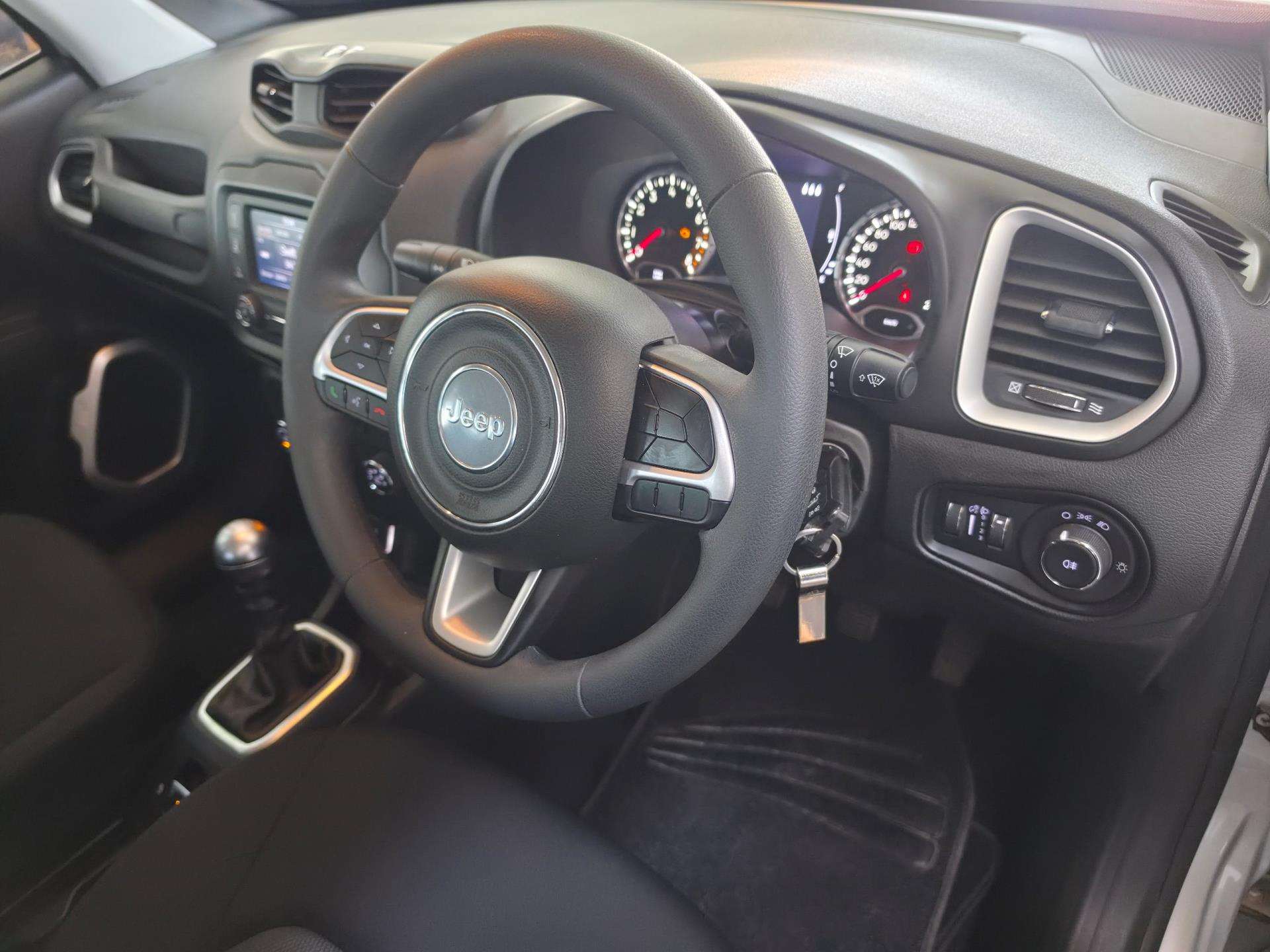 2020 Jeep Renegade image 12