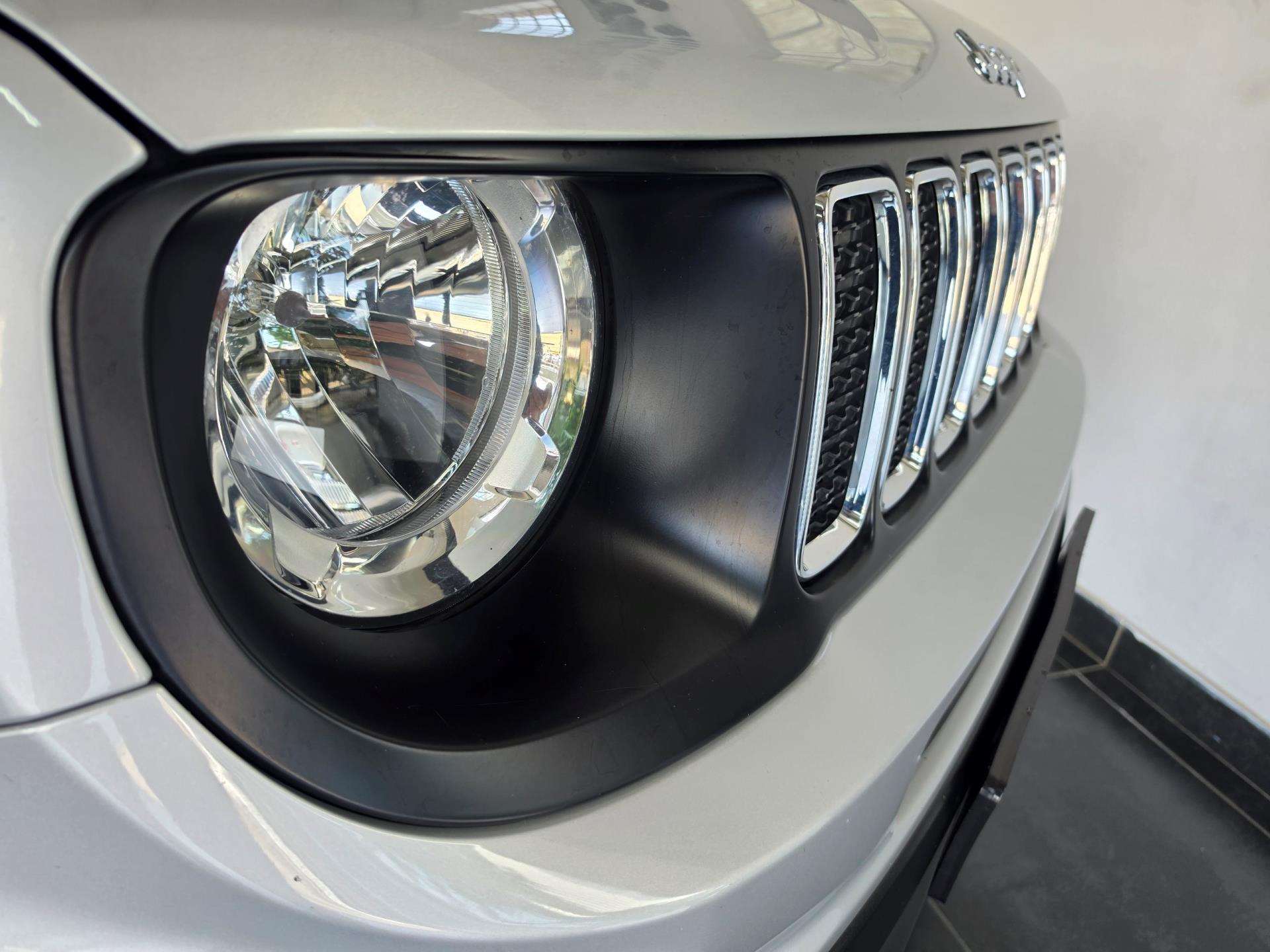 2020 Jeep Renegade image 16