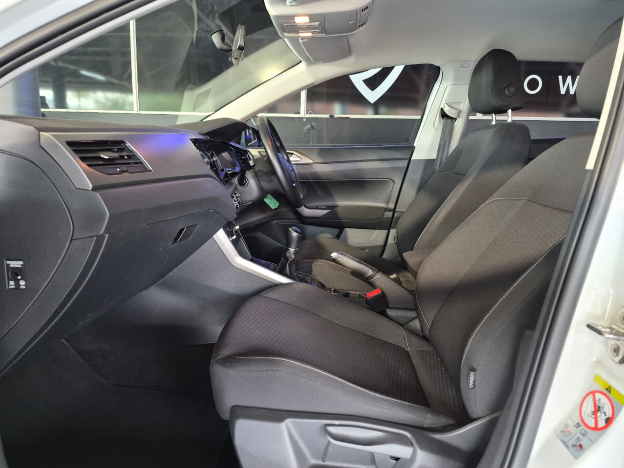 2018 Volkswagen Polo image 11