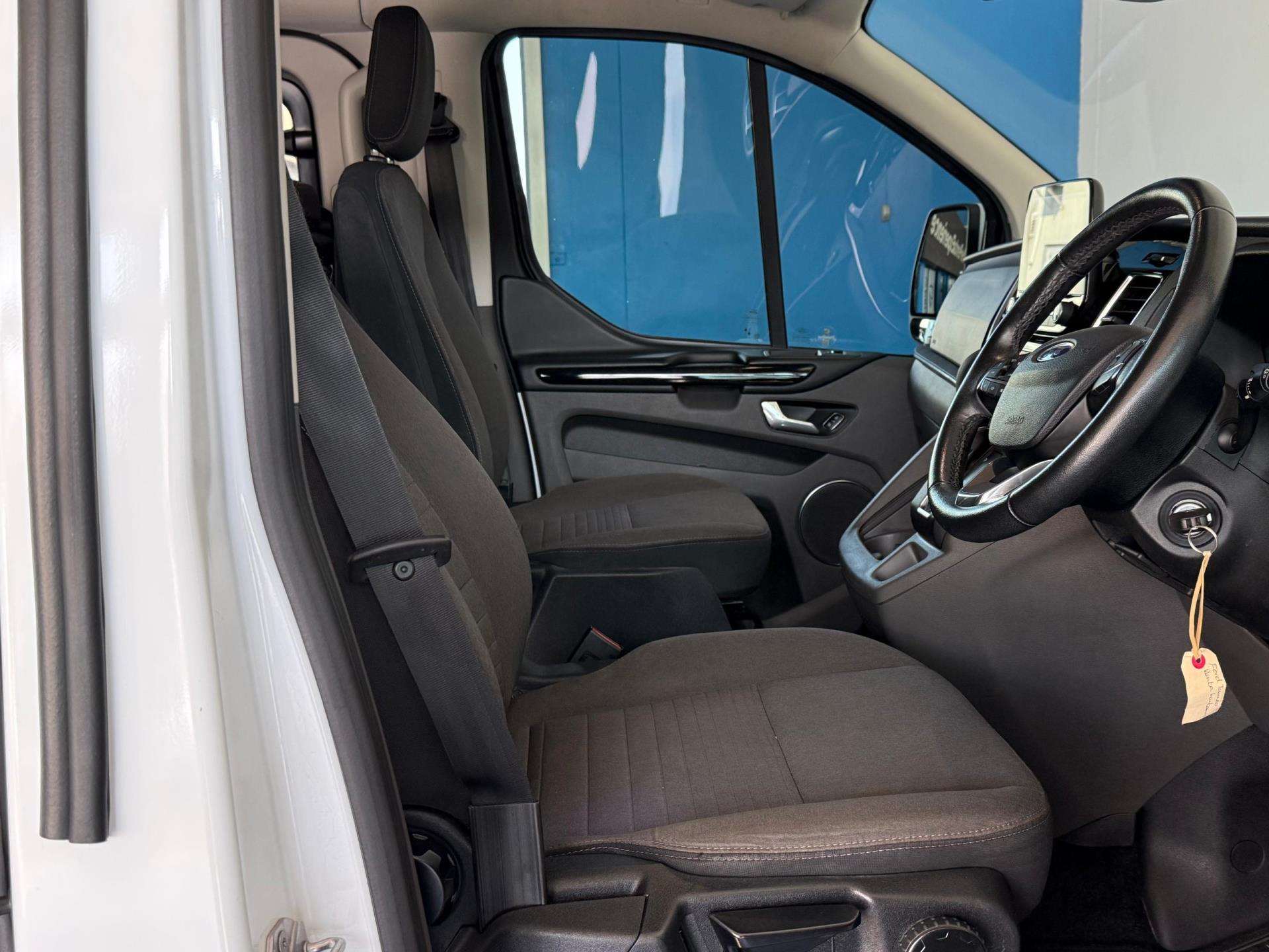 2021 Ford Tourneo image 13