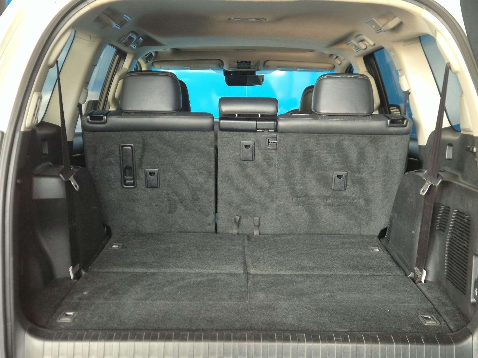 2018 Toyota Prado image 16